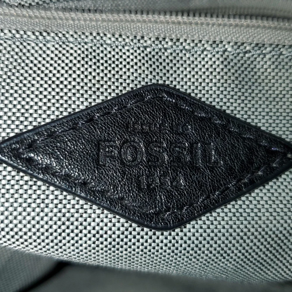 Fossil Jolie Leather Shoulder Bag - Picture 4 of 12